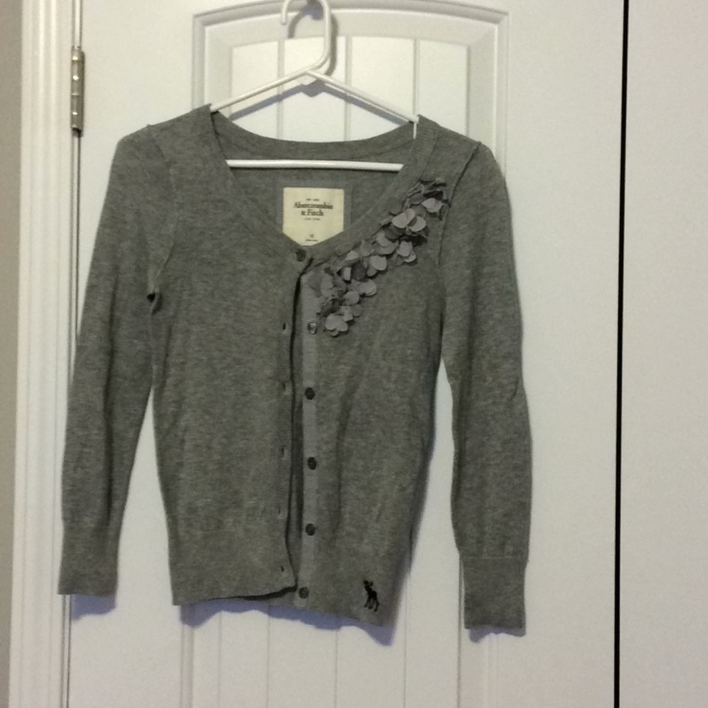 Abercrombie & Fitch Gray Sweater
